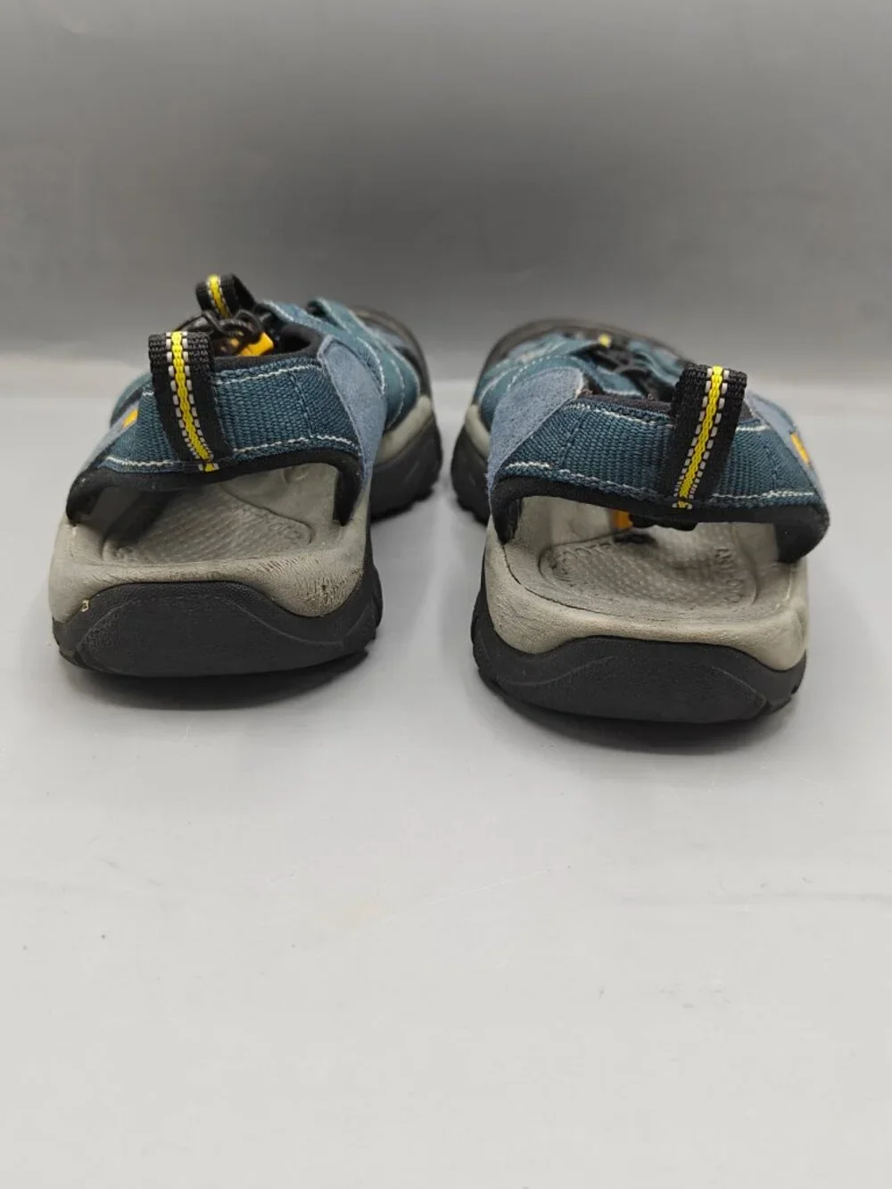 Keen Newport H2 Waterproof Shoes Sandals Men's  Sz 9 Navy Blue Pre-Owned
